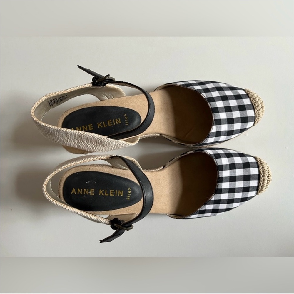 ANNE KLEIN IFLEX WEDGE SANDALS WOMENS
SIZE 9M -black & white gingham check - Picture 2 of 10